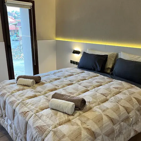 - Fine Living Aparthotel 3*