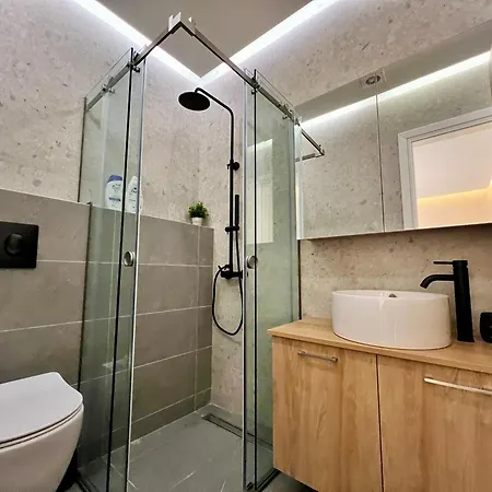 - Fine Living 3* Vevi