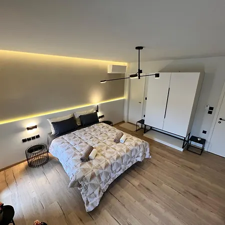 - Fine Living