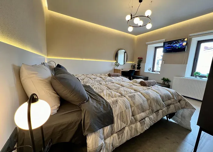 - Fine Living 3* Vevi