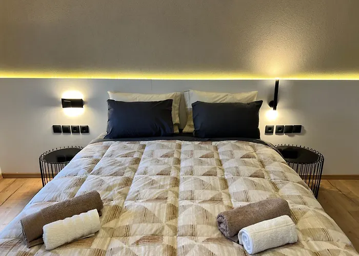 - Fine Living 3*