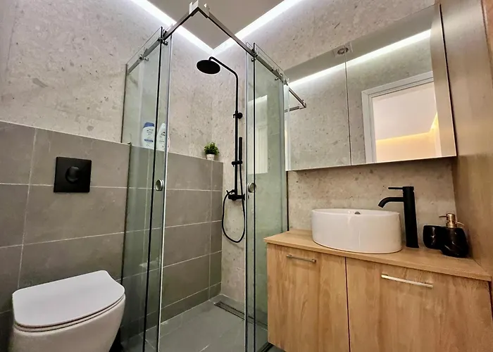 - Fine Living 3* Vevi